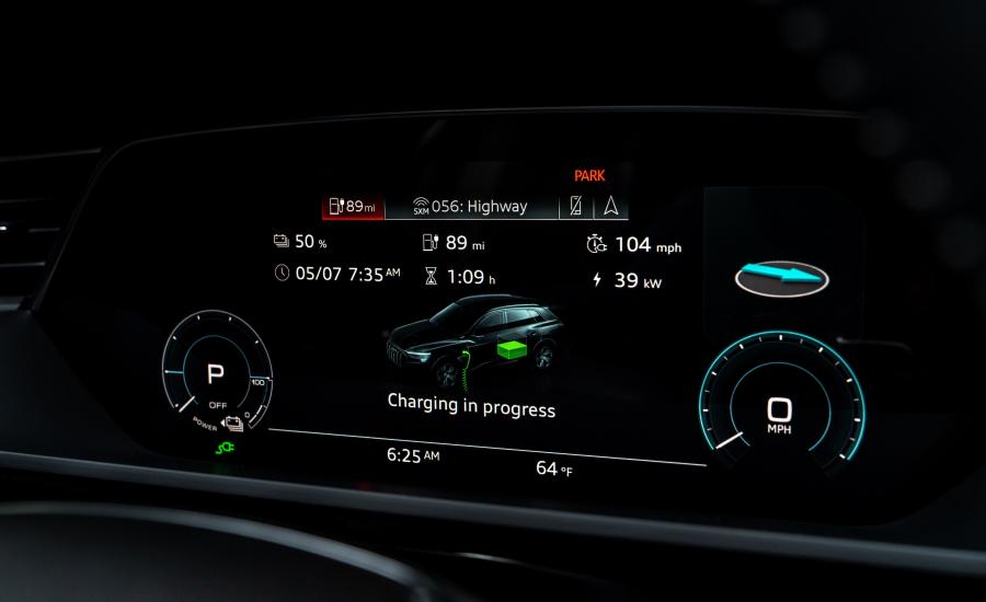 Панель приборов Audi e-tron 55 Quattro 2019 года  (NA) (фото 14 из 40)